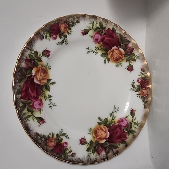 Royal Albert Floral Teacup and Saucer Set - White and Gold 2 Of 2 - Picture 3 of 6